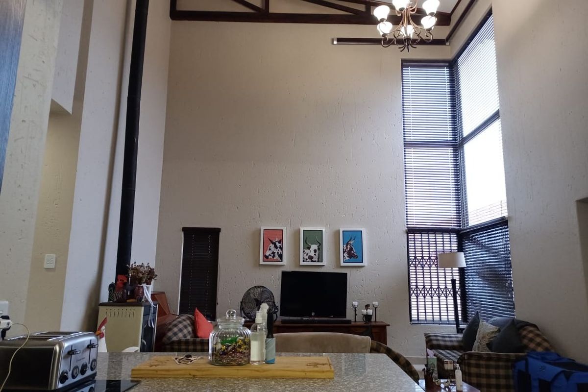 Modern double-storey home - Photo 5