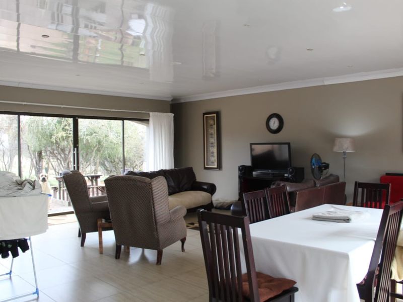 A smallholding with a twist! - Photo 4