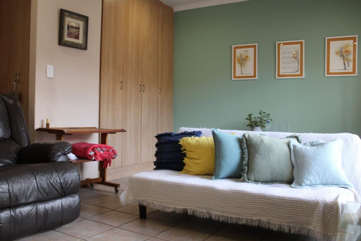 Spacious, modern and upmarket! - Photo 3