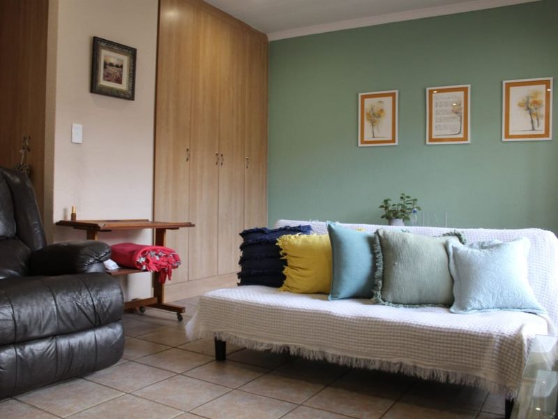 Spacious, modern and upmarket! - Photo 3