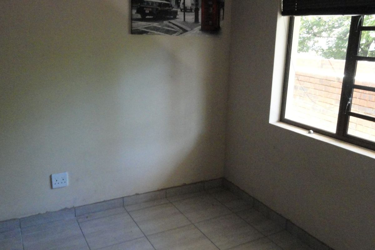 Beautiful one-bedroom flat – Potchefstroom – For Sale - Photo 4