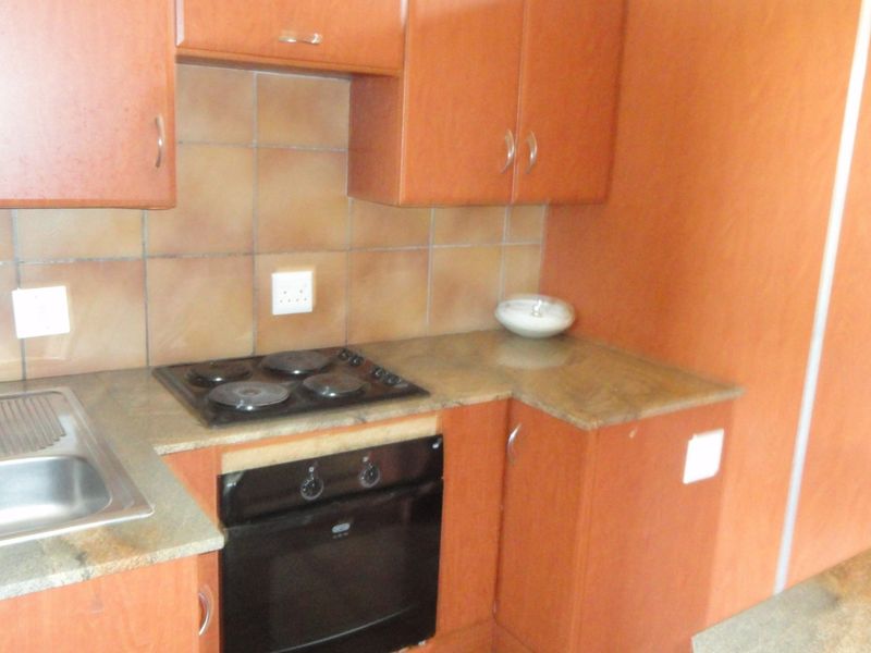 Beautiful one-bedroom flat – Potchefstroom – For Sale - Photo 6