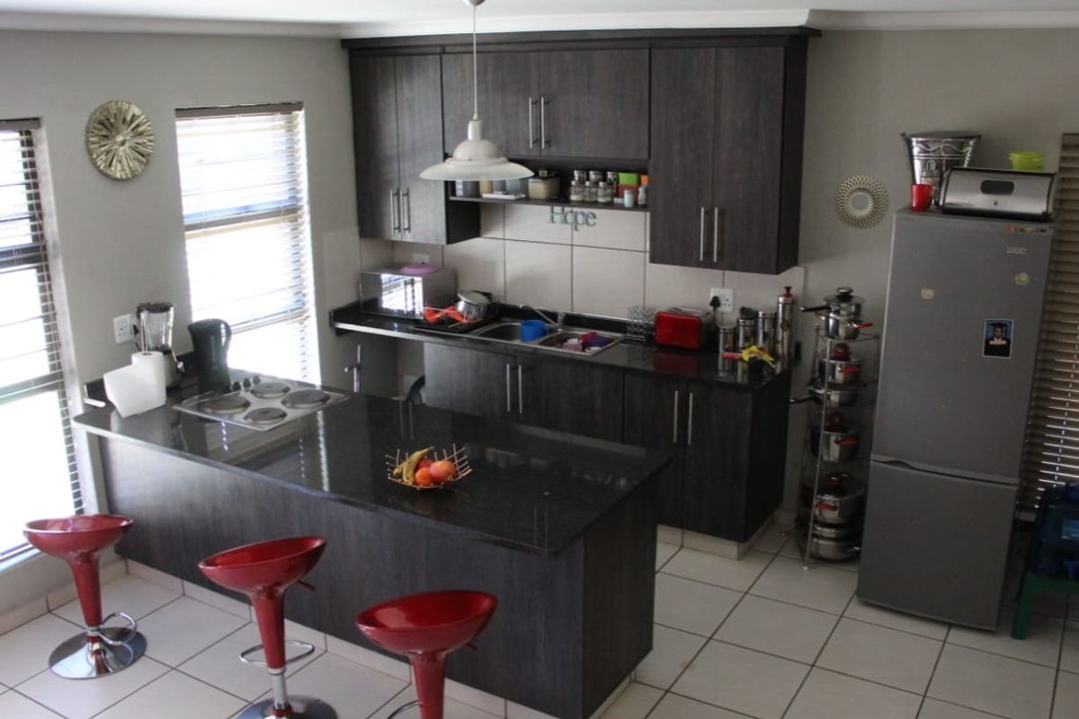 Modern duplex townhouse - Photo 3