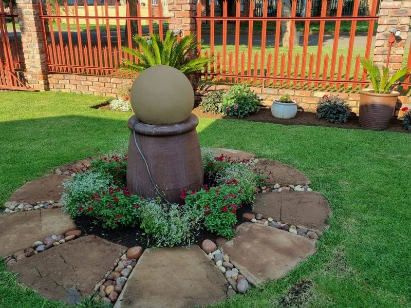 Spacious Family Home in Potchefstroom – For Sale - Photo 4