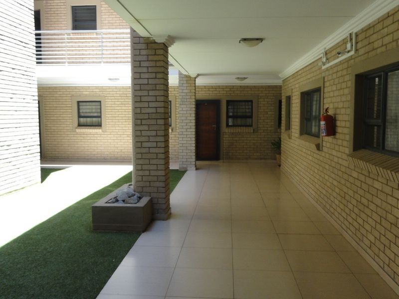 Two-bedroom Apartment–For Sale - Potchefstroom - Photo 8