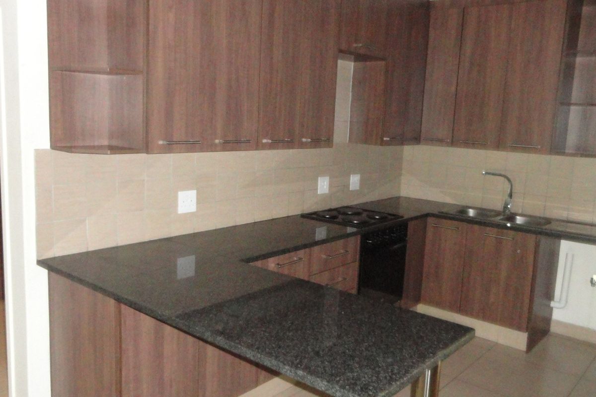 Two-bedroom Apartment–For Sale - Potchefstroom - Photo 2