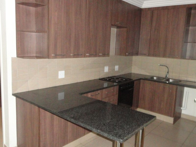 Two-bedroom Apartment–For Sale - Potchefstroom - Photo 2