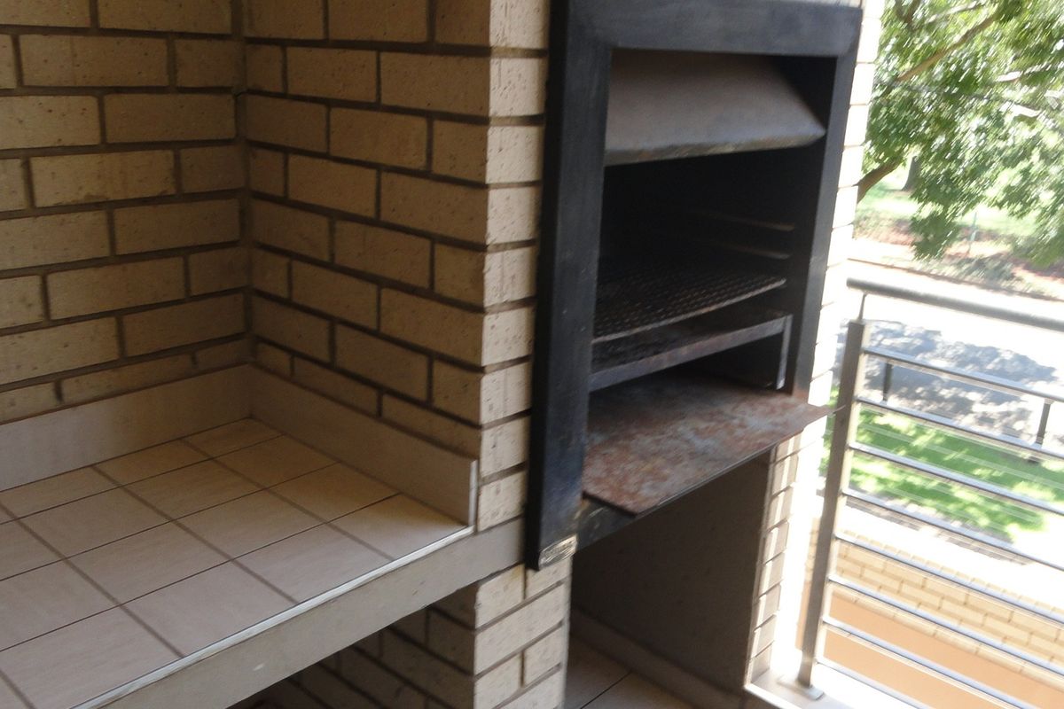 Two-bedroom Apartment–For Sale - Potchefstroom - Photo 4