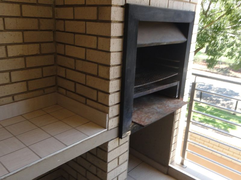 Two-bedroom Apartment–For Sale - Potchefstroom - Photo 4