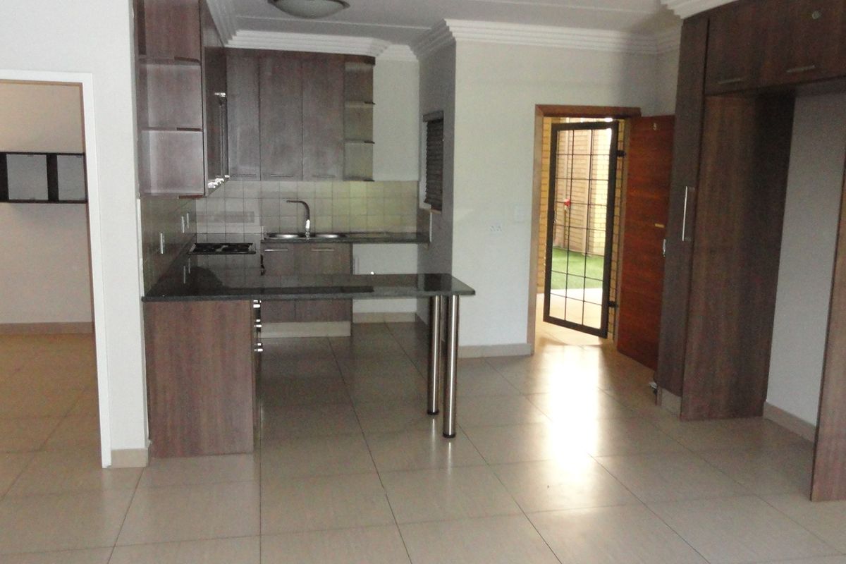 Two-bedroom Apartment–For Sale - Potchefstroom - Photo 3
