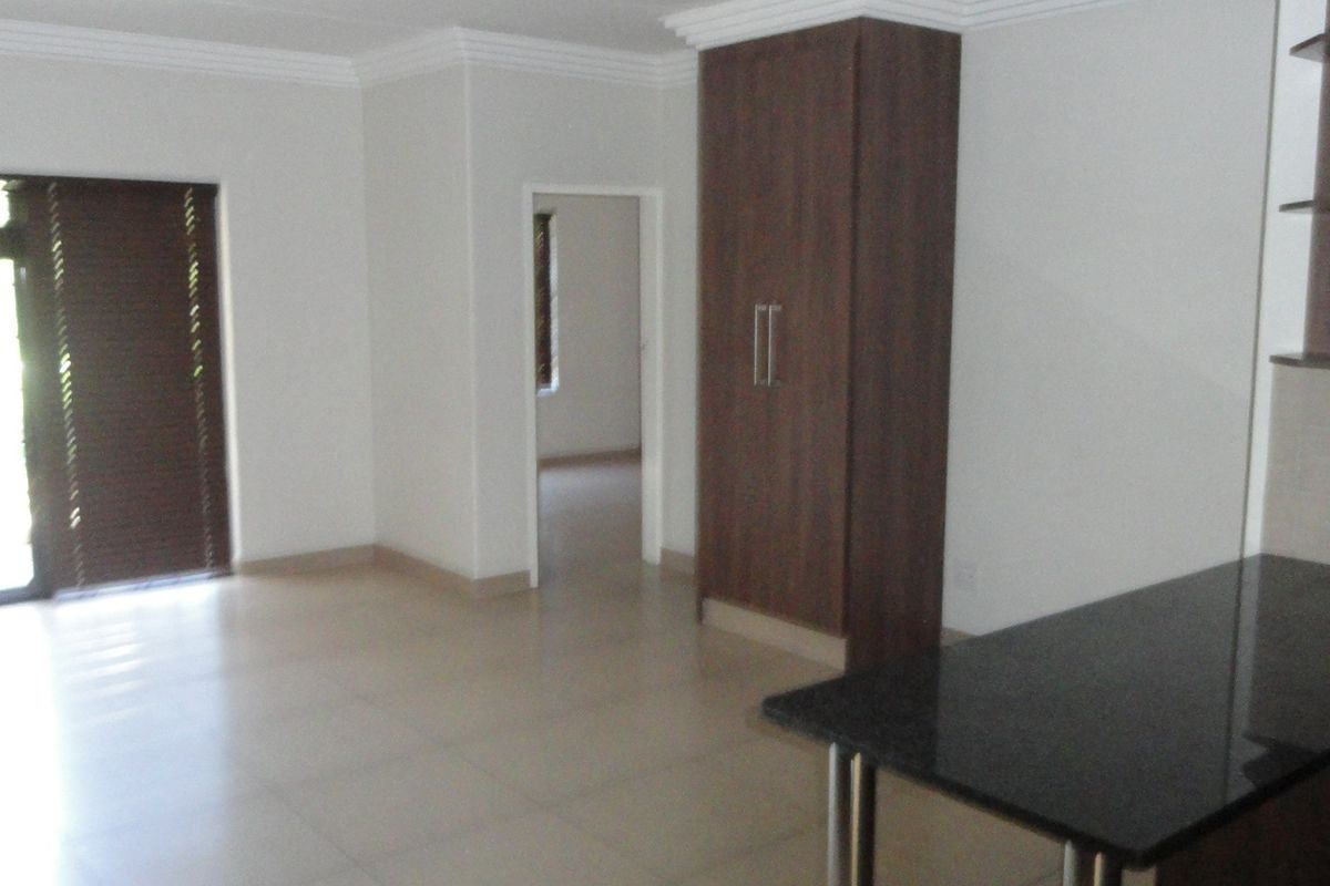 Two-bedroom Apartment–For Sale - Potchefstroom - Photo 5