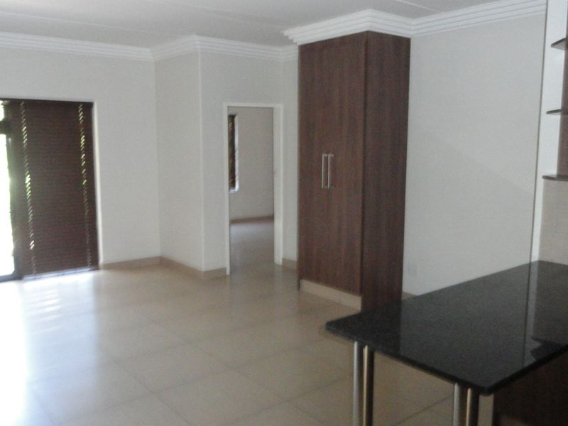 Two-bedroom Apartment–For Sale - Potchefstroom - Photo 5