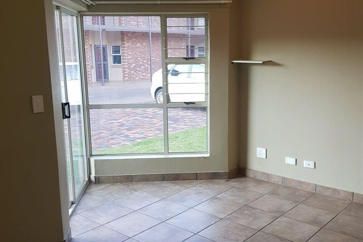 Spacious bachelor in Dassierand – Potchefstroom – For Sale - Photo 3