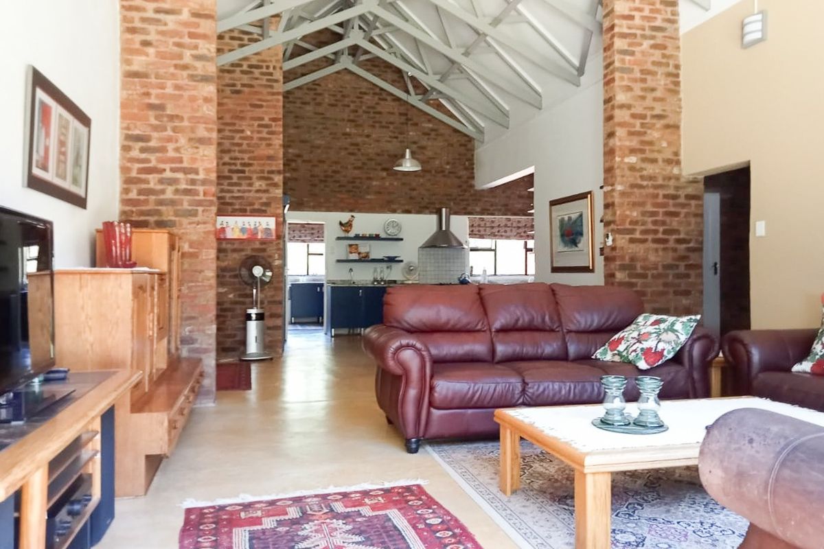 The epitome of the perfect family and holiday home - Photo 4