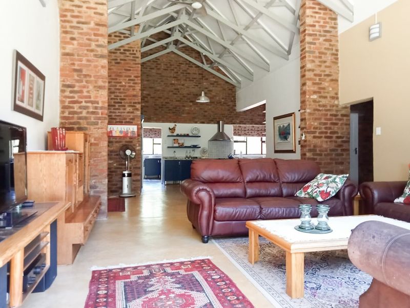 The epitome of the perfect family and holiday home - Photo 4