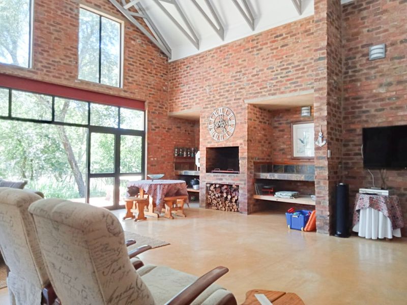 The epitome of the perfect family and holiday home - Photo 8