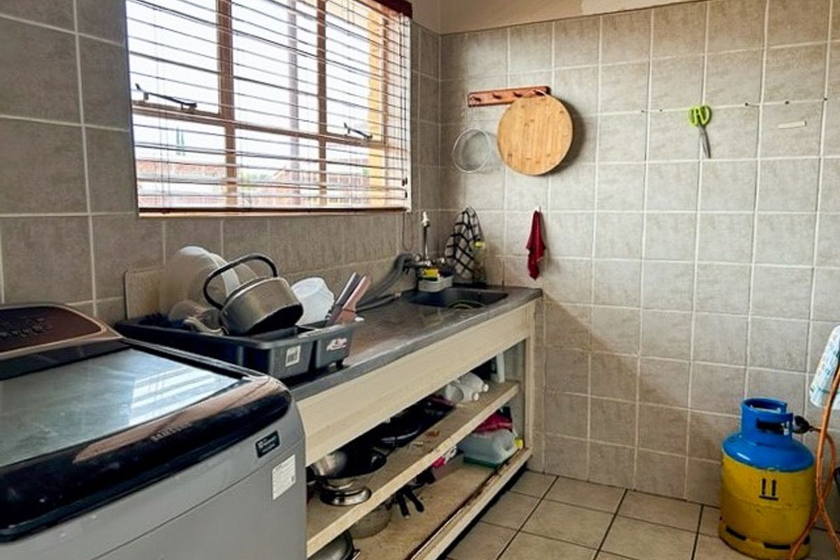 Apartment in Potchefstroom Central - Photo 4