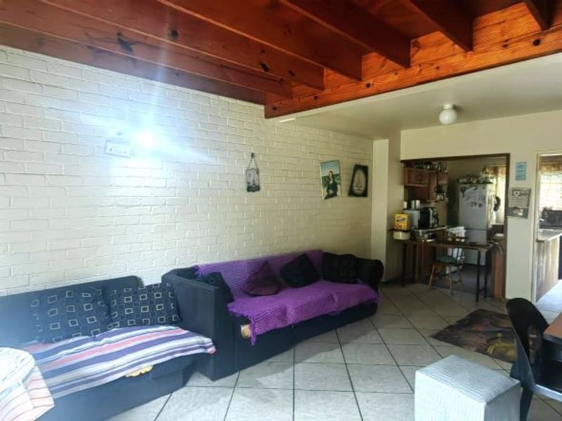 2 Bedroom Duplex For Sale - Photo 6
