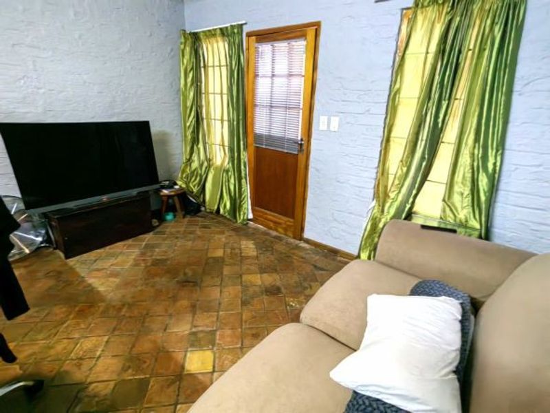 Stylish 2 Bedroom Apartment in Kannoniers Park - Photo 3