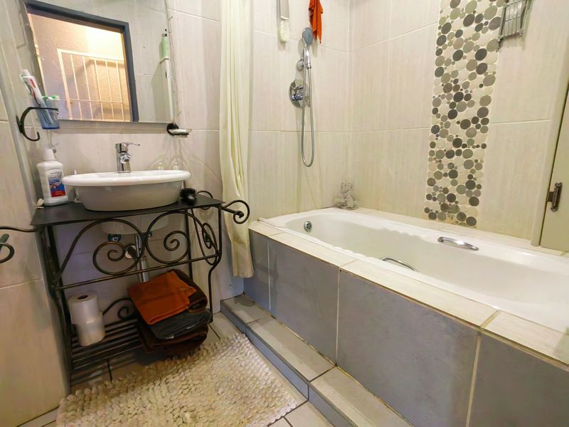 2 Bedroom Townhouse For Sale - Photo 10