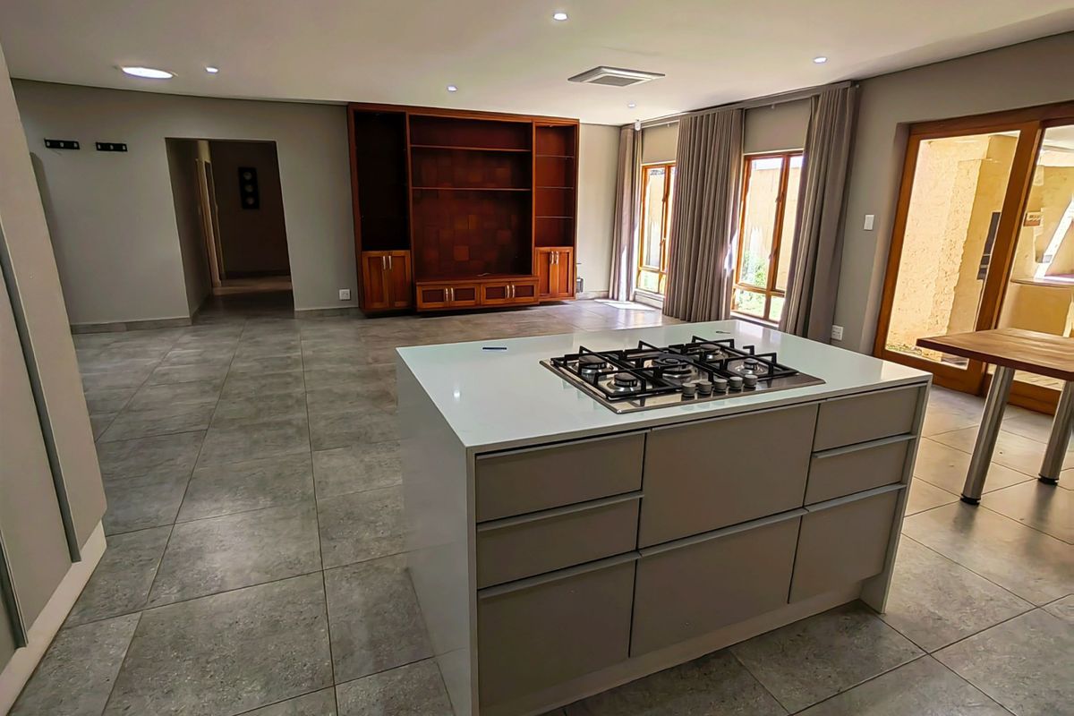 Modern Townhouse close to the NWU - Photo 3