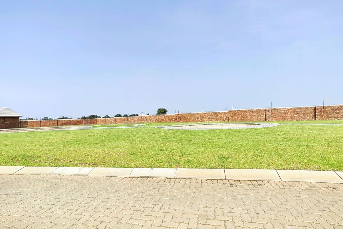 Hillside Estate! - Photo 4