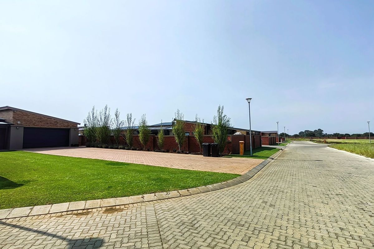 Hillside Estate! - Photo 5