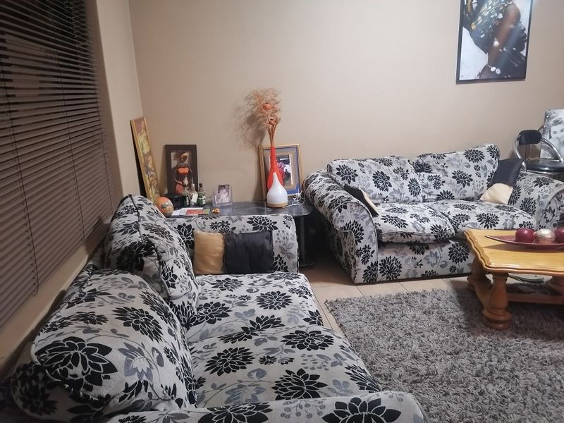 Looking for a modern and convenient apartment that suits your busy lifestyle? - Photo 2