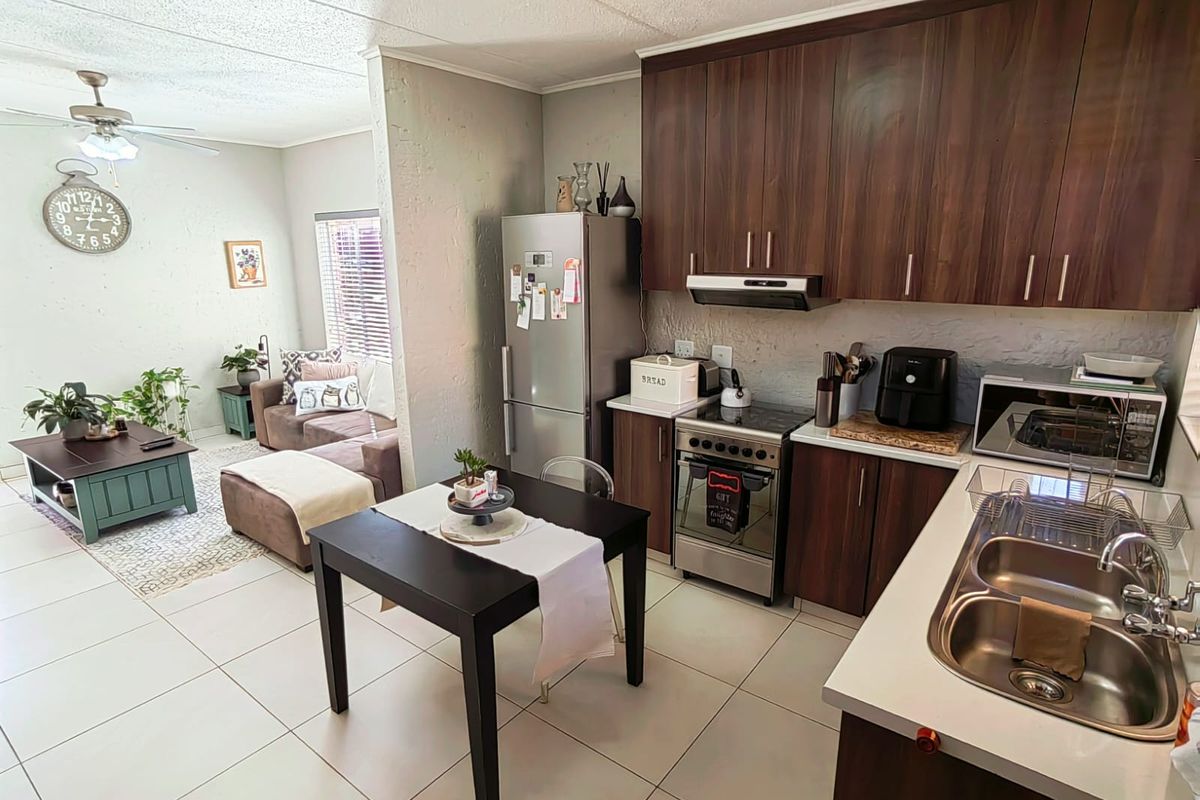 Modern Townhouse in Ballie Park - Photo 5