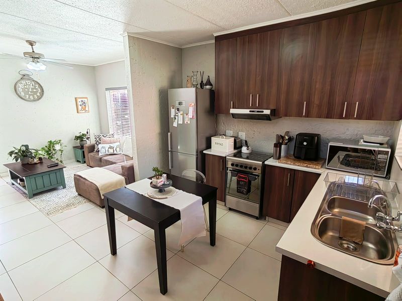 Modern Townhouse in Ballie Park - Photo 5