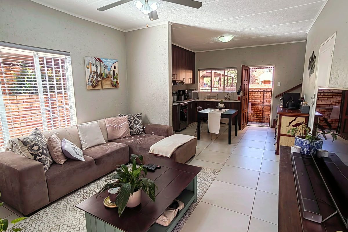 Modern Townhouse in Ballie Park - Photo 3