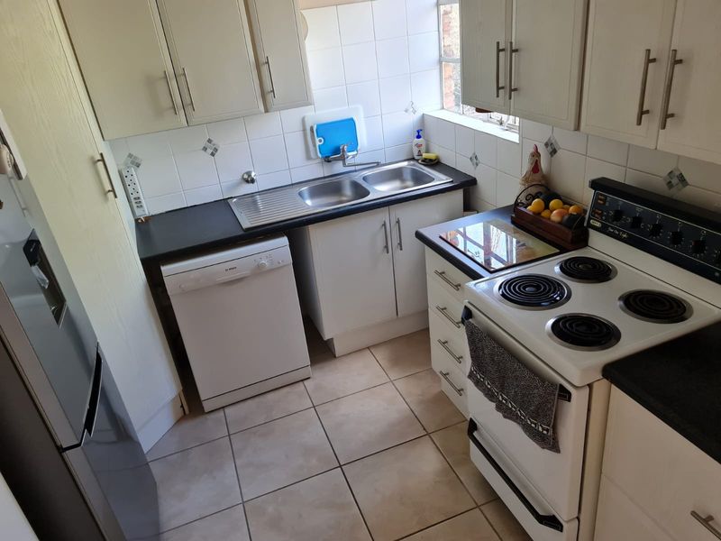 Spacious 2 Bedroom Apartment - Photo 7