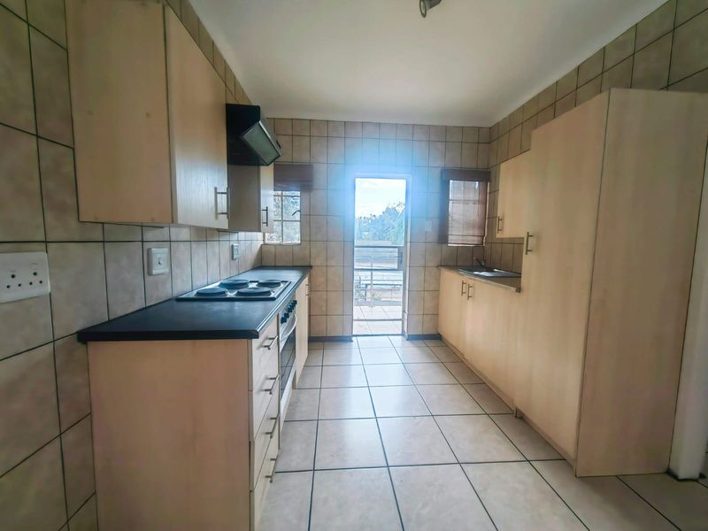 2 Bedroom apartment in Central Town! - Photo 7