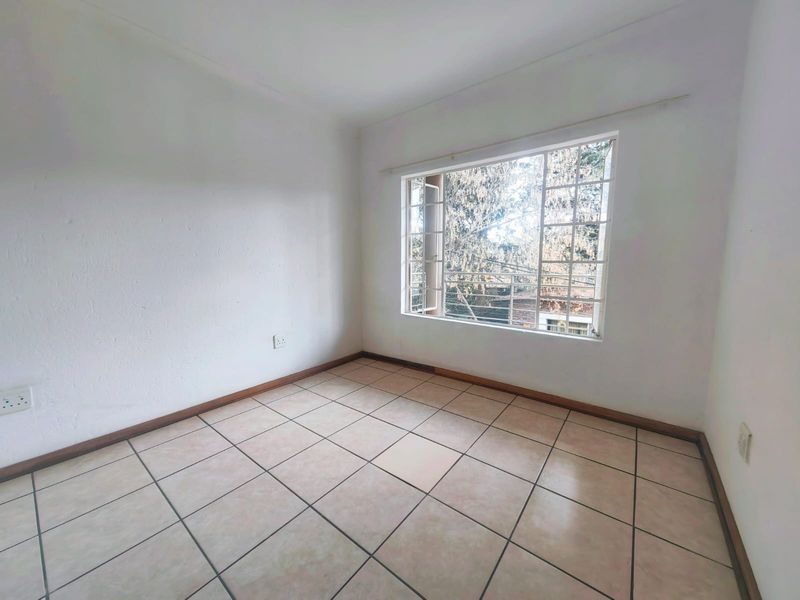 2 Bedroom apartment in Central Town! - Photo 8