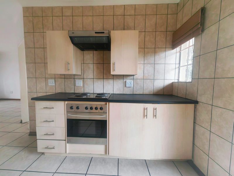 2 Bedroom apartment in Central Town! - Photo 6