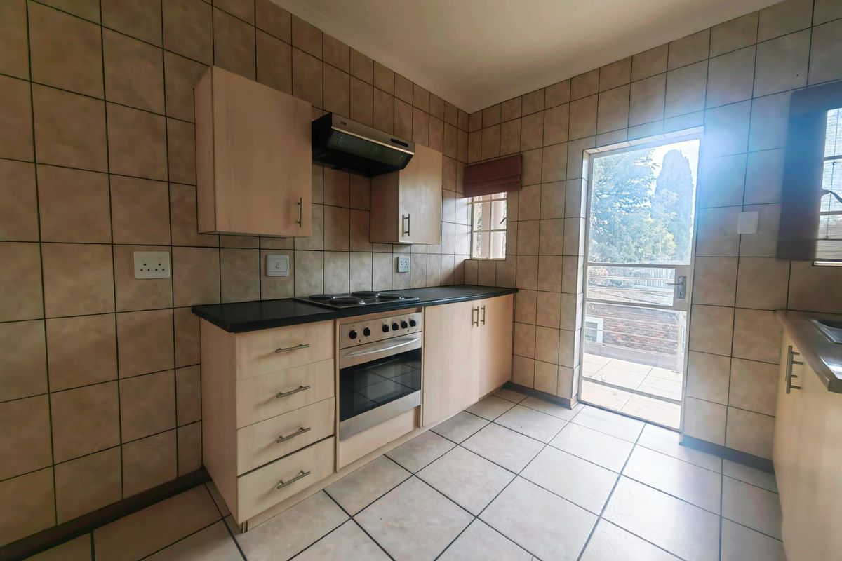 2 Bedroom apartment in Central Town! - Photo 5