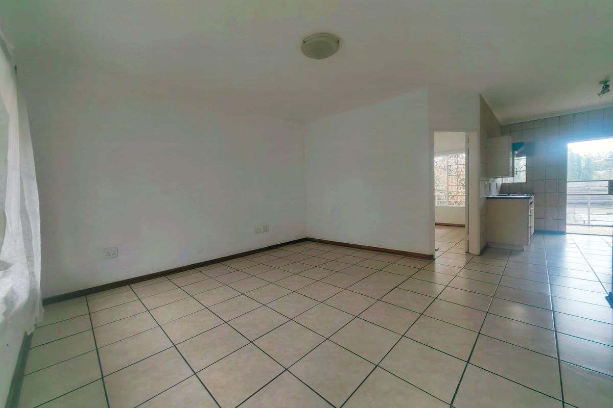2 Bedroom apartment in Central Town! - Photo 3