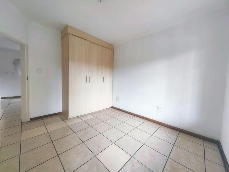 2 Bedroom apartment in Central Town! - Photo 9