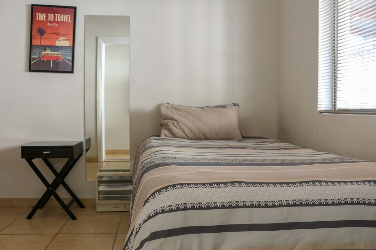 Comfortable and convenient living space - Photo 5