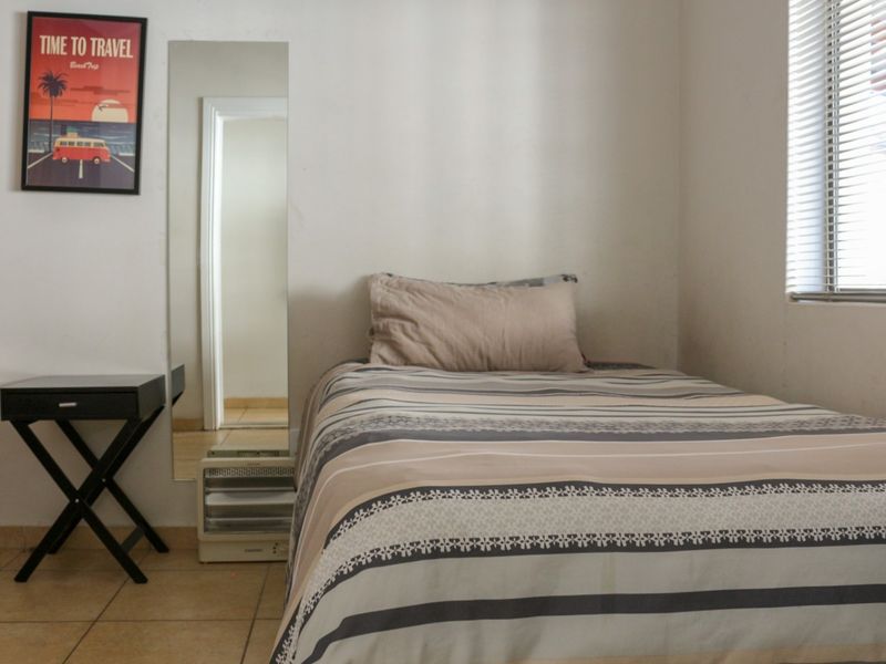 Comfortable and convenient living space - Photo 5