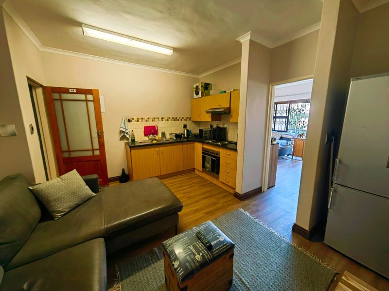 Walking distance from the NWU! - Photo 3