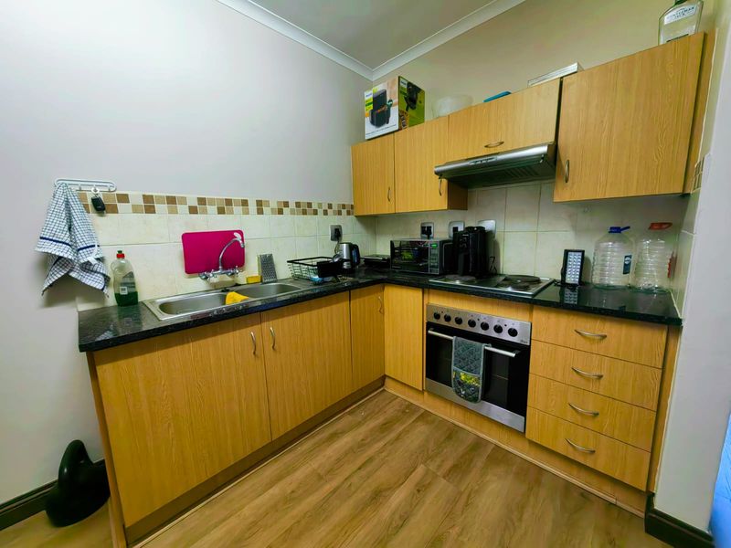 Walking distance from the NWU! - Photo 5