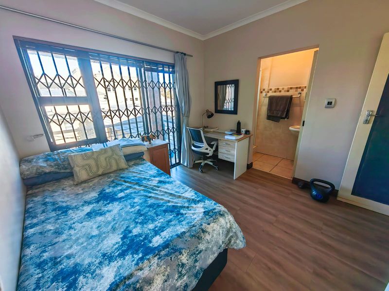 Walking distance from the NWU! - Photo 7