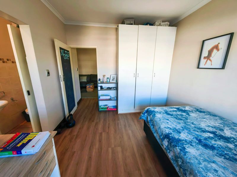 Walking distance from the NWU! - Photo 8