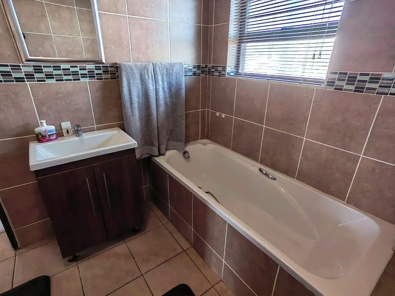 Modern Apartment close to the NWU! - Photo 9