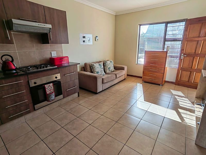 Modern Apartment close to the NWU! - Photo 4