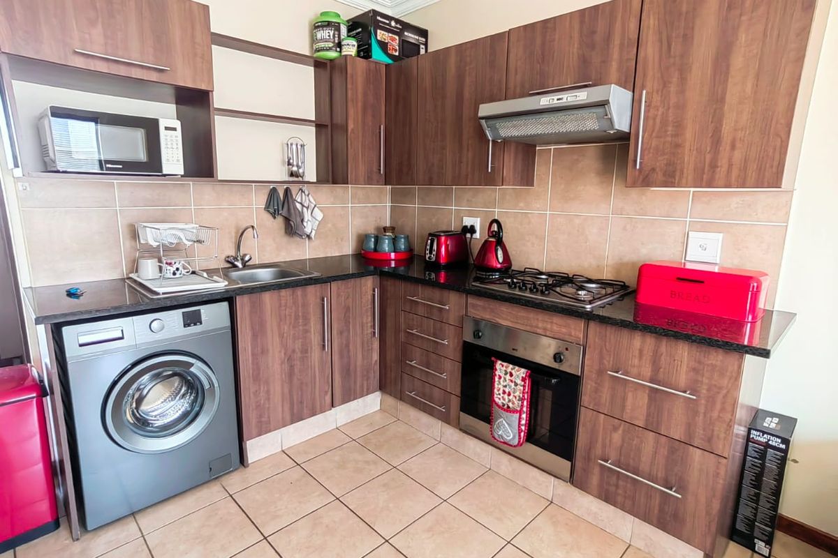 Modern Apartment close to the NWU! - Photo 3