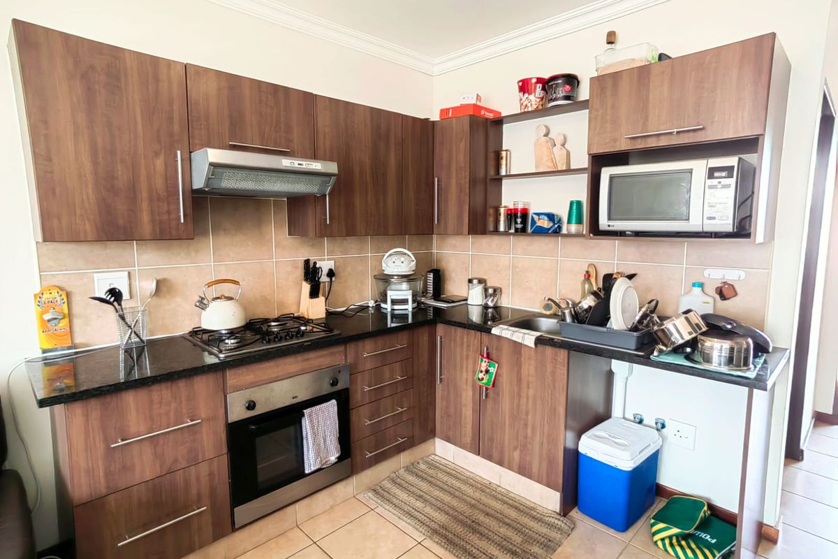 2 Bedroom Apartment close to te NWU! - Photo 2