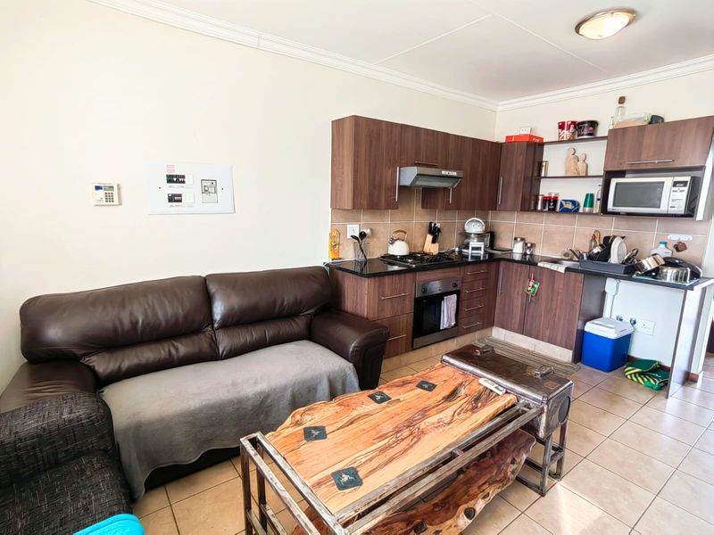 2 Bedroom Apartment close to te NWU! - Photo 3