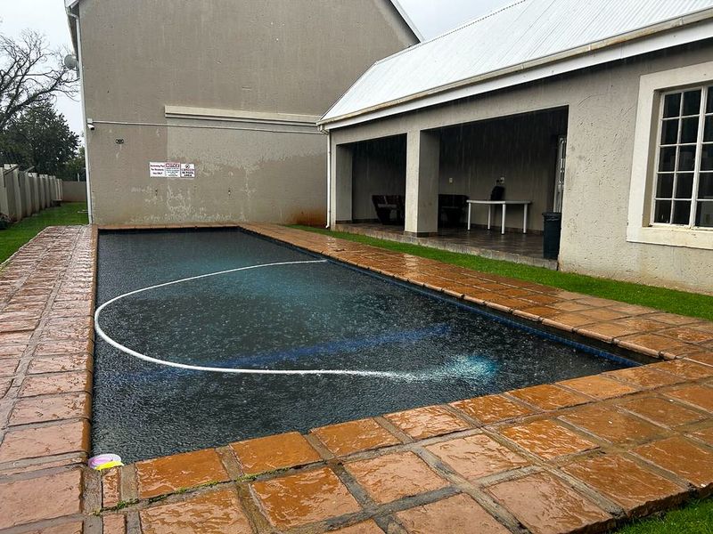 Apartment designed to maximize space efficiency - Photo 6